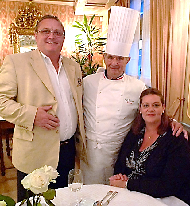 När jag inte trollar så åker jag värden runt och låter andra trolla i köket, här hos Paul Bocuse